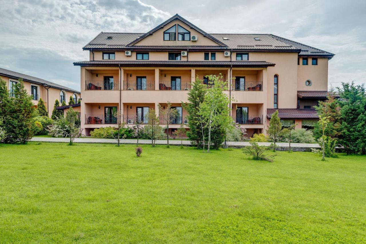 Club Insieme Grand Resort Potlogi Exterior foto