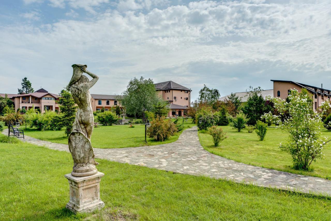 Club Insieme Grand Resort Potlogi Exterior foto