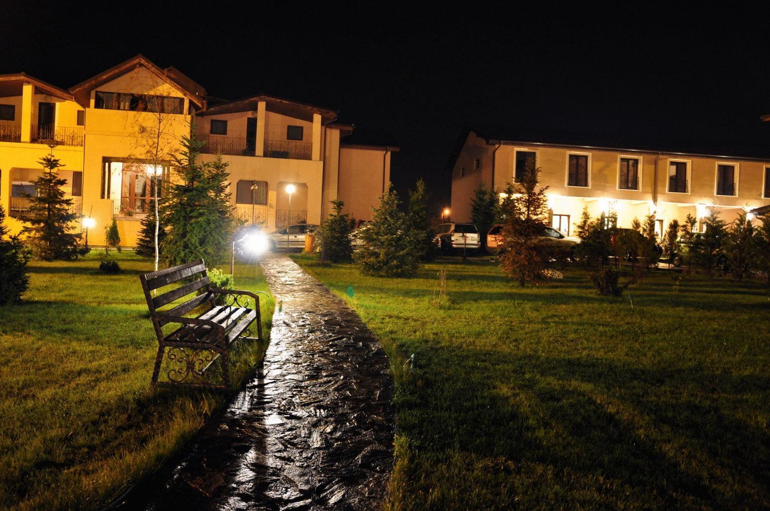 Club Insieme Grand Resort Potlogi Exterior foto